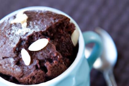 Decadent Sugar-Free Chocolate Mug Cake: Quick & Guilt-Free Treat