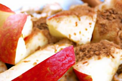 Warm Up Your Mornings with Apple Cinnamon Oatmeal Delight