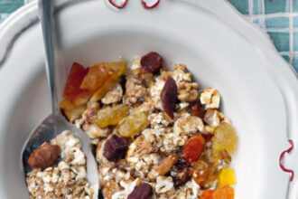 Crunchy Mornings: Oatmeal with Nuts and Toast Delight